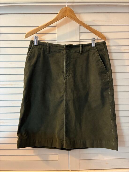 Eddie Bauer Dresses & Skirts - Eddie Bauer Skirt Corduroy ALine Dark Green with Pockets Belt loops Back Slit 10